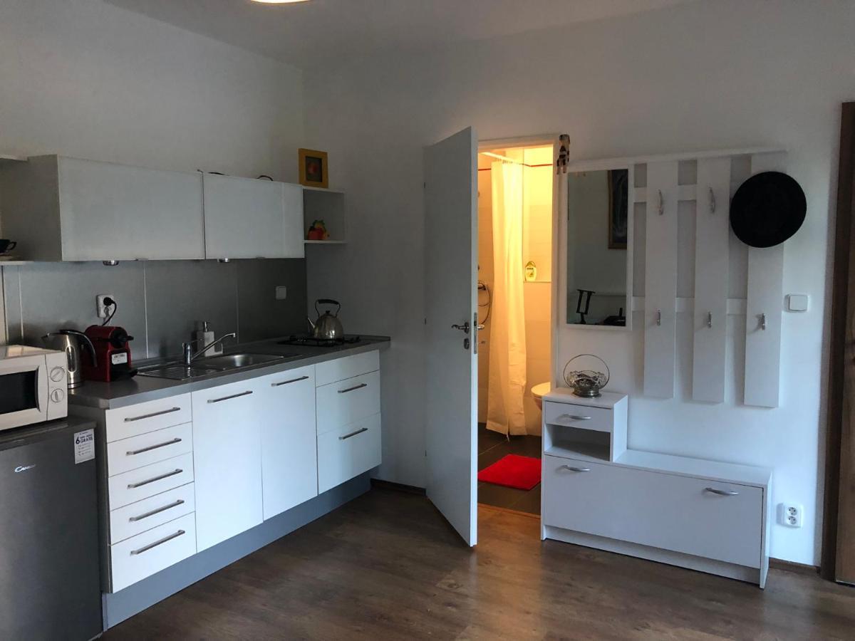 Apartman U Jezirka Velke Prilepy Luaran gambar